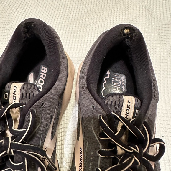 Brooks Women's Ghost 13 - Black / Pearl - Picture 5 of 8